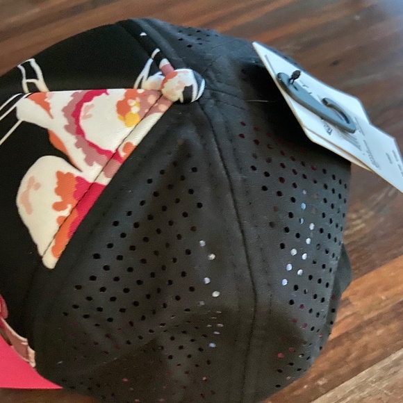 Women’s Roxy Trucker Cap - Picture 2 of 3